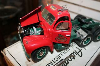 Eastwood Automobilia " Museum Edition " 1960 Model B - 61st Mack Tractor,  1/25 Scale