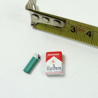 Td53 - 04 1/6th Scale Action Figure - Cigarettes,  Lighter Set C