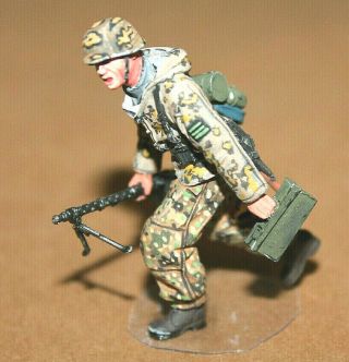 Built: 1/35 German Infantry With Mg - 34 In Cammo