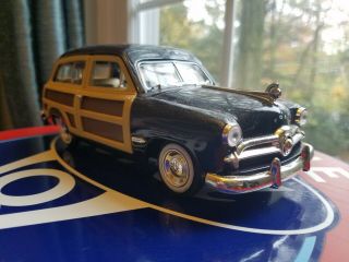 Motor Max 1:24 1:25 1949 Ford Woody Wagon Diecast Black 73260