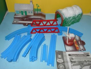 2003 Tomy Thomas And Friends Trackmaster Holiday Set Snow - Caped Tunnel Windmill