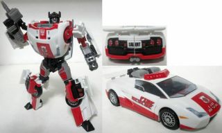 Transformers Universe Generations Red Alert Deluxe Class Figure Complete