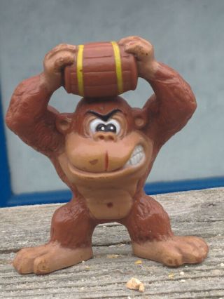 Vintage 1982 Nintendo Coleco Donkey Kong Barrel Video Game 2.  5 " Pvc Toy Figure