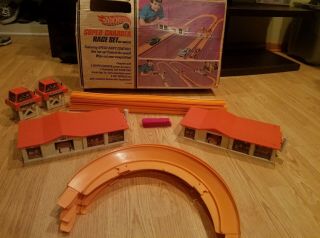 Hot Wheels Charger Race Set & Almost Complete 1969