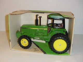 1/16 Vintage John Deere 4850 Tractor W/duals By Ertl W/box