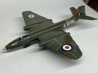 English Electric Canberra B (i) 8,  1/72,  Built & Finished For Display,  Good,  Wt336
