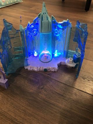 Disney Frozen Princess Ice Castle Lights Up Playset For Characters Figures