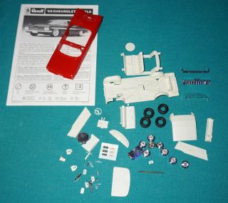 1959 Chevrolet Impala Revell 1/32 Complete But Parts Off Trees.