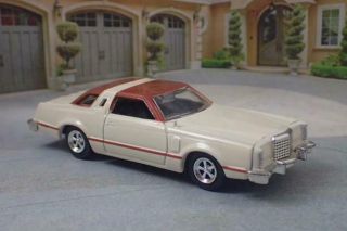 7th Gen 1977 - 1979 Ford Thunderbird V - 8 Coupe 1/64 Scale Limited Edition T
