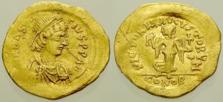 057.  Byzantine Gold Coin.  Anstasius.  Av Tremissis.  Constantinople.  Victory.  Vf