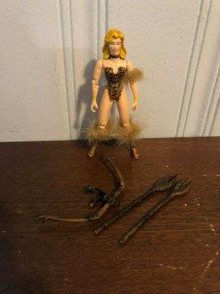 Toy Biz Marvel Hall Of Fame She - Force Shanna The She - Devil Figure W/ Bow,  Spears