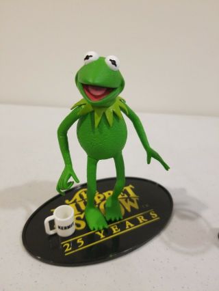 2002 Pre - Owned Kermit The Frog Figure The Muppet Show 25 Years Palisades Toys