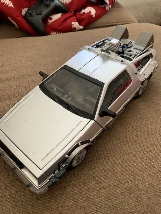 Back To The Future Ii Delorean Time Machine - 1/15 Scale By Diamond Select Toys