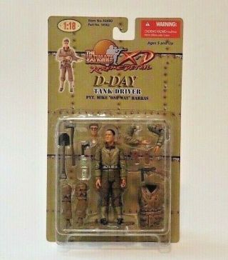 Ultimate Soldier 2006 1:18 D - Day Tank Driver Pvt.  Harras