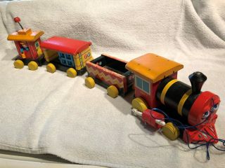 Fisher Price 999 Huffy Puffy Train Classic Pull Toy In