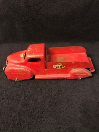 VINTAGE LINCOLN RED DUNLOP TOY TOW TRUCK.  40 ' S - 50 ' S 13 