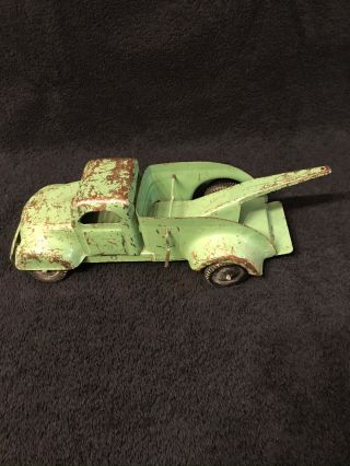Vintage Lincoln Early Green Toy Tow Truck.  40 