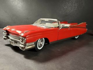 Maisto 1959 Cadillac Eldorado Biarritz 1:18 Scale Diecast Model Car Red
