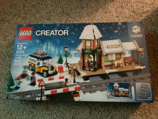 Lego 10254 Creator Expert Winter Holiday Train Set. ,