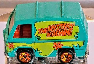 2015 Hot Wheels Scooby - Doo " The Mystery Machine  Loose "