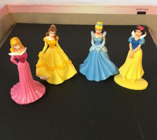 Disney Princess Edition Chutes and Ladders Board Game • Cinderella Snow White 2