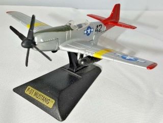 P - 51 Mustang 1/100 Scale Diecast Model North American 63154 W Stand