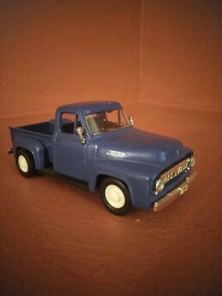 Road Signature 1953 Ford Die Cast Pickup Truck - 1/43 Scale 94204