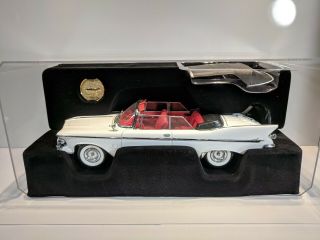 Yat Ming Signature Series 1/18 Scale 1961 Chrysler Imperial Crown