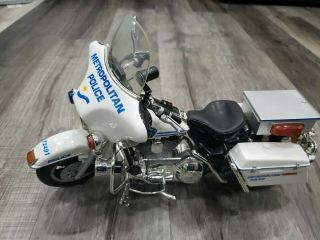 G.  I Joe/harley - Davidson Electra Glide Metropolitan Police Motorcycle 1:6