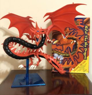 Yu - Gi - Oh Slifer The Sky Dragon Deluxe Model Kit Statue 13” Mattel 2003