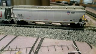 N Scale Intermountain Union Pacific Covered Hopper
