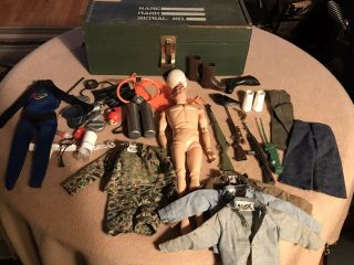 Vintage 1964 Gi Joe Action Figure With Footlocker And Accessories