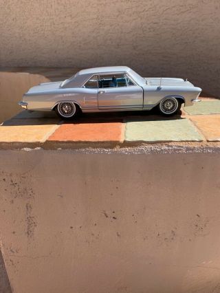 1/18 Scale 1964 Buick Riviera - Highway 61 50369