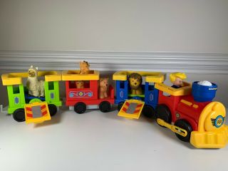 2012 Fisher Price Little People Rr Train W/ Driver & 4 Animals