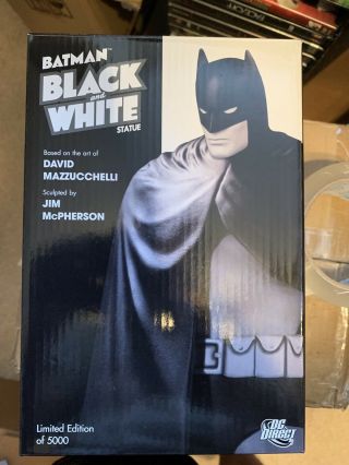 Batman Black & White Statue by Dave Mazzucchelli 1st Edition 2