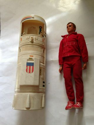Kenner 1975 The Six Million Dollar Man Bionic Steve Austin Action Figure Capsule