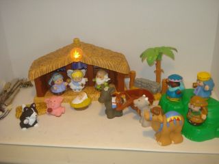 2002 Fisher Price Little People 14 Piece Lights & Sounds Nativity Set Manger
