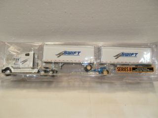 DCP 1/64 White Columbia Freightliner w/ boubles (Swift) 3