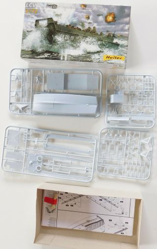 1/72 - Heller - L.  C.  V.  P.  Landing Craft Vehicle And Personal