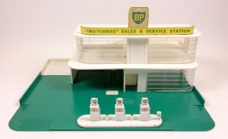 Matchbox Bp Sales & Service Station Vintage Toy With Gas Pumps