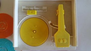 Vintage 1971 Fisher - Price Phonograph W/ 5 Colored Discs (2 - Sided),