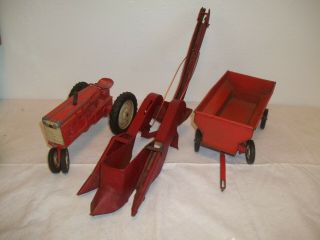 Vintage 1/16 Scale Tru - Scale Tractor,  2 Row Mounted Corn Picker,  and Wagon 2