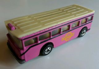 Leo India Hot Wheels - Raspberry/pink " Omnibus " - 1982 -