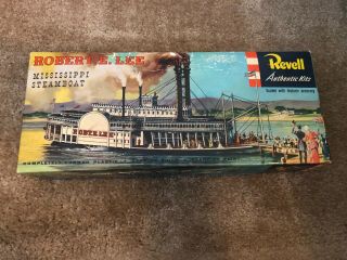 Revelle Robert E Lee Mississippi Steamboat Model Kit