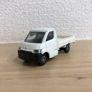 Toyota Town Ace Truck 1/64 Tomy Diecast Car Tomica 97
