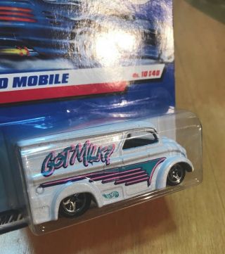 1998 Hot Wheels 645 - First Editions 10 / 40,  Dairy Delivery,  Moo Mobile D2 - 1