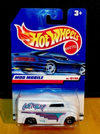 1998 Hot Wheels 645 - First Editions 10 / 40,  Dairy Delivery,  Moo Mobile D2 - 1 2