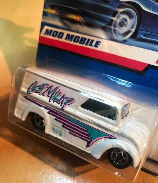 1998 Hot Wheels 645 - First Editions 10 / 40,  Dairy Delivery,  Moo Mobile D2 - 1 3