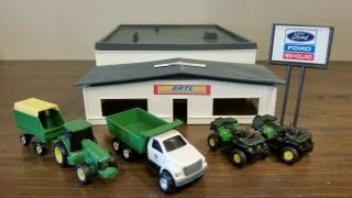 Ertl Farm Country John Deere Dealership/ Die - Cast Tractor/dump Truck/4 Wheelers