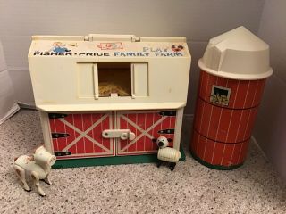 Vintage Fisher Price 1967 Barn And Silo 2